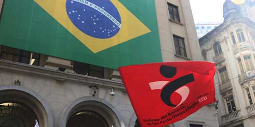Trabalhadores protestam contra a entrega do patrimônio nacional